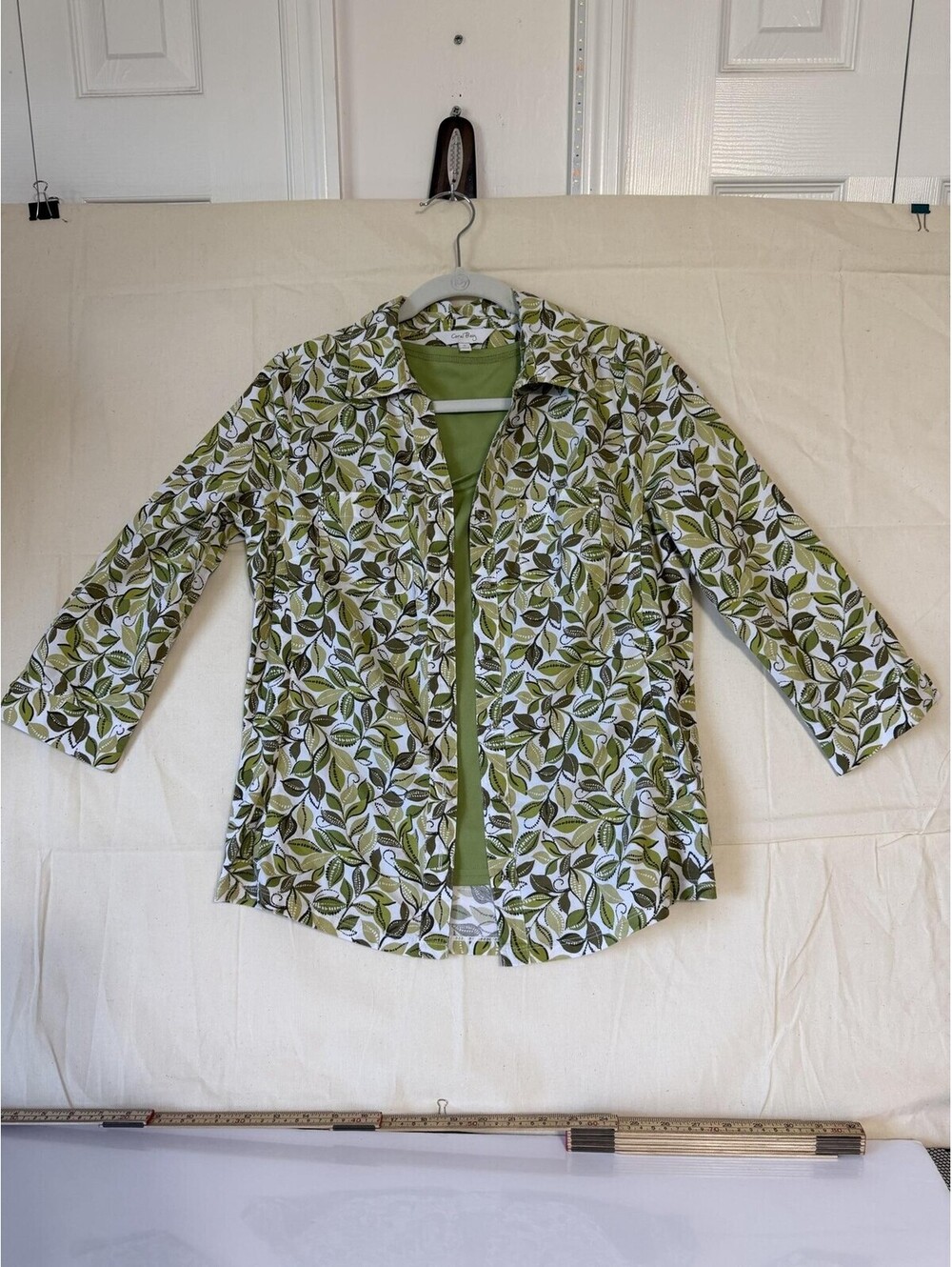 Coral Bay Women's Two-Piece Leaf Print Shirt and Green Tank Top Set Size Small